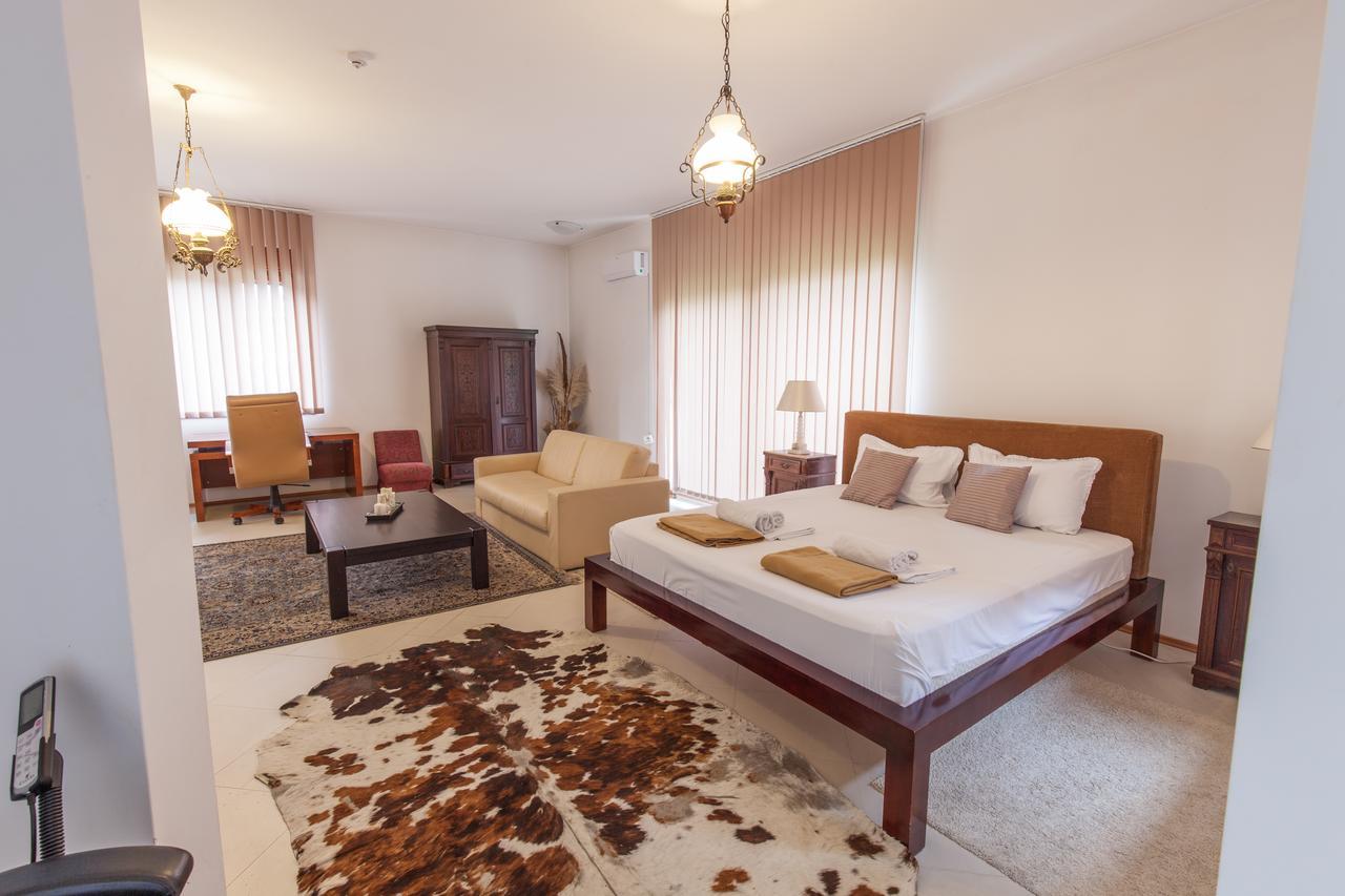 The Belgrade Hills Rooms And Suites Exterior photo